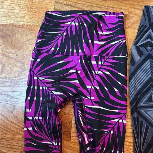 K-DEER Leggings - Black and Pink, Black and Gray Patterns - Picture 2 of 5